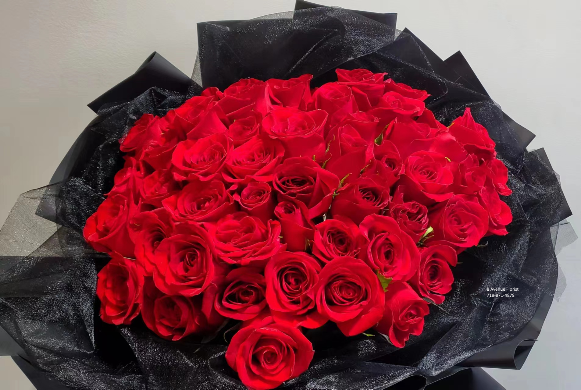 Arrangements 花束— 8 Avenue Florist